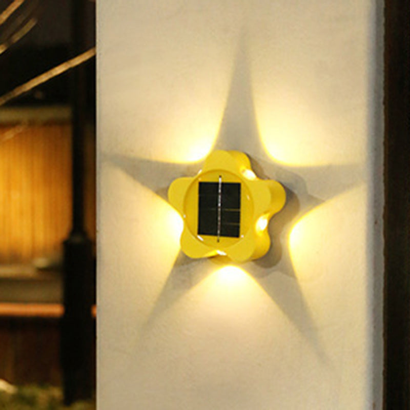 Zeitgenössische industrielle ABS-Pflaumenblüten-LED-Solarwandleuchte für den Außenbereich für den Garten 