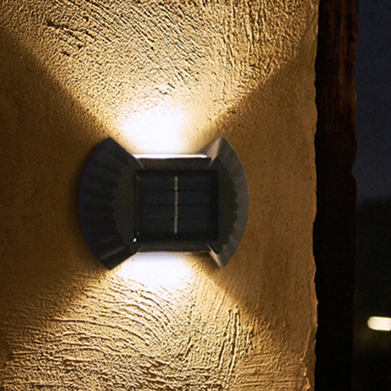 Lampe murale solaire LED éclairée en haut et en bas avec coque ABS industrielle contemporaine pour patio extérieur 