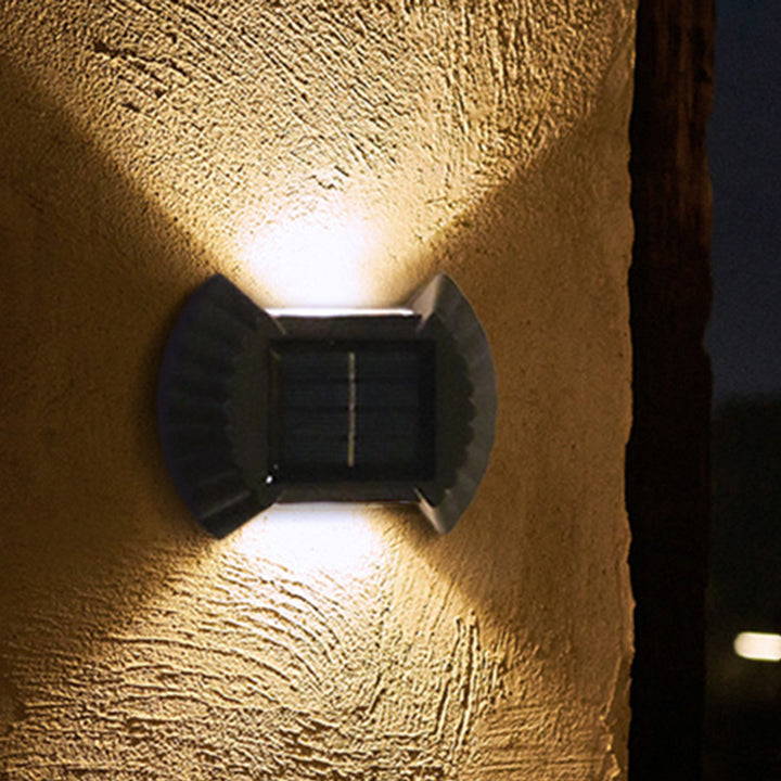 Lampe murale solaire LED éclairée en haut et en bas avec coque ABS industrielle contemporaine pour patio extérieur 