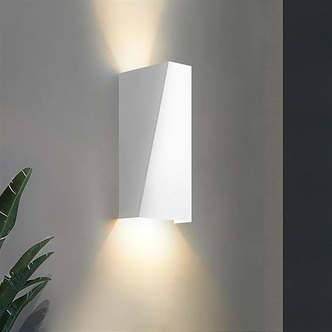Aplique de pared LED iluminado hacia arriba y hacia abajo de aluminio minimalista moderno para patio exterior 