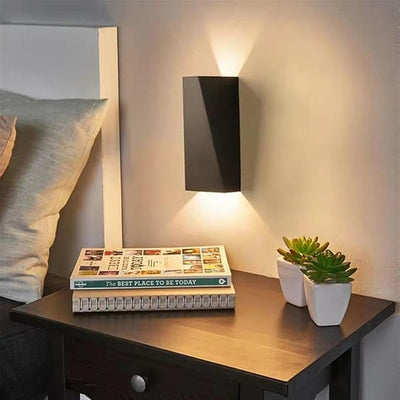 Aplique de pared LED iluminado hacia arriba y hacia abajo de aluminio minimalista moderno para patio exterior 