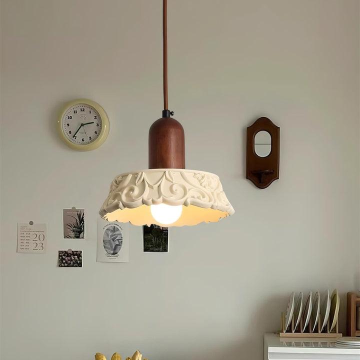 Lámpara colgante redonda de 1 luz con patrón de flores de resina tallada en madera maciza tradicional japonesa para mesita de noche 