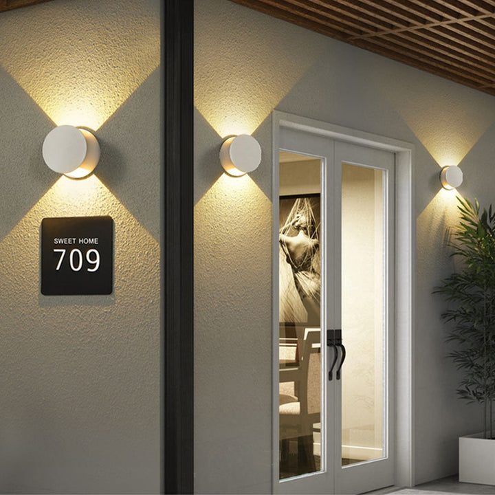 Moderne minimalistische runde Aluminium-LED-Wandleuchte mit Beleuchtung nach oben und unten, wasserdicht, für den Außenbereich 