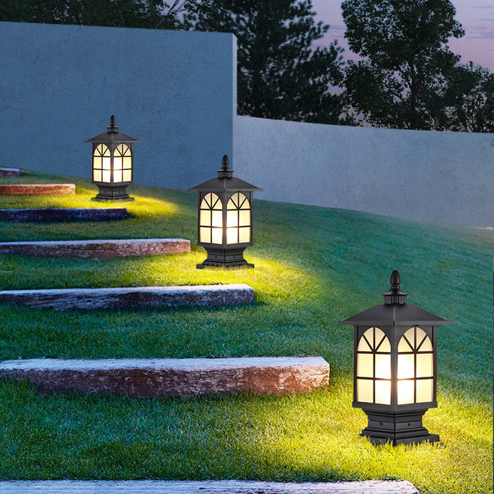 Lanterne de jardin contemporaine en aluminium carré industriel avec verre dépoli et 1 lumière 