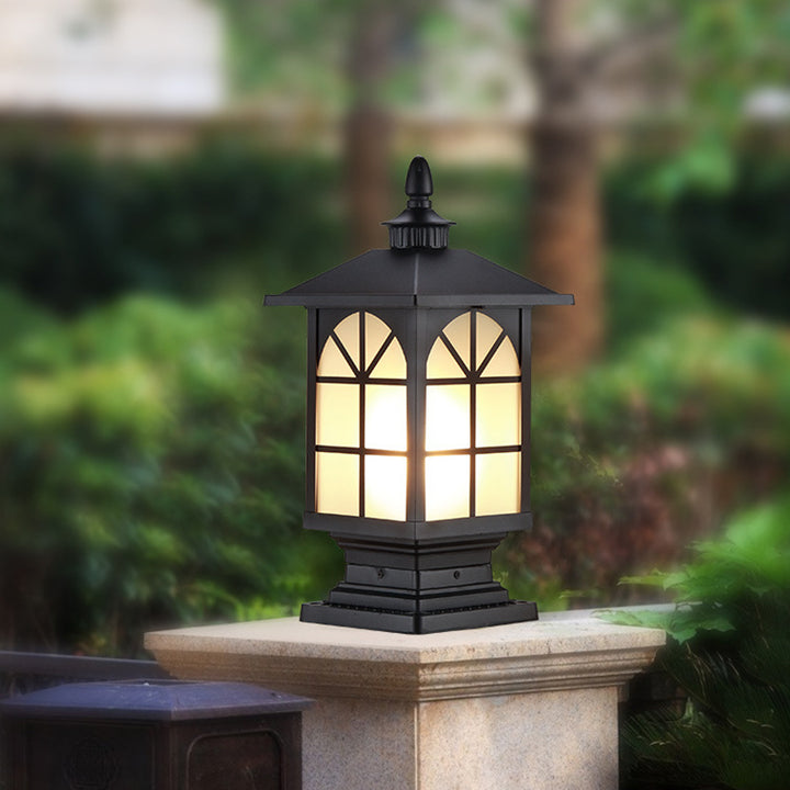 Lanterne de jardin contemporaine en aluminium carré industriel avec verre dépoli et 1 lumière 