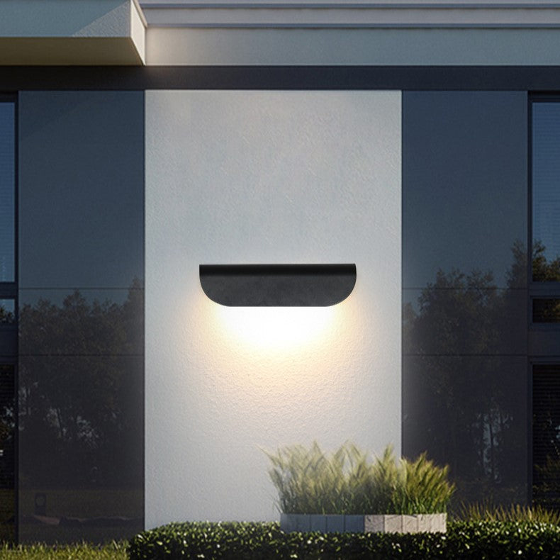 Applique murale étanche en aluminium incurvé minimaliste moderne à LED pour patio extérieur 