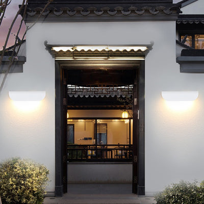 Applique murale étanche en aluminium incurvé minimaliste moderne à LED pour patio extérieur 