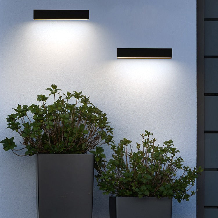 Applique murale étanche à LED en bande longue en aluminium de simplicité moderne pour patio extérieur 
