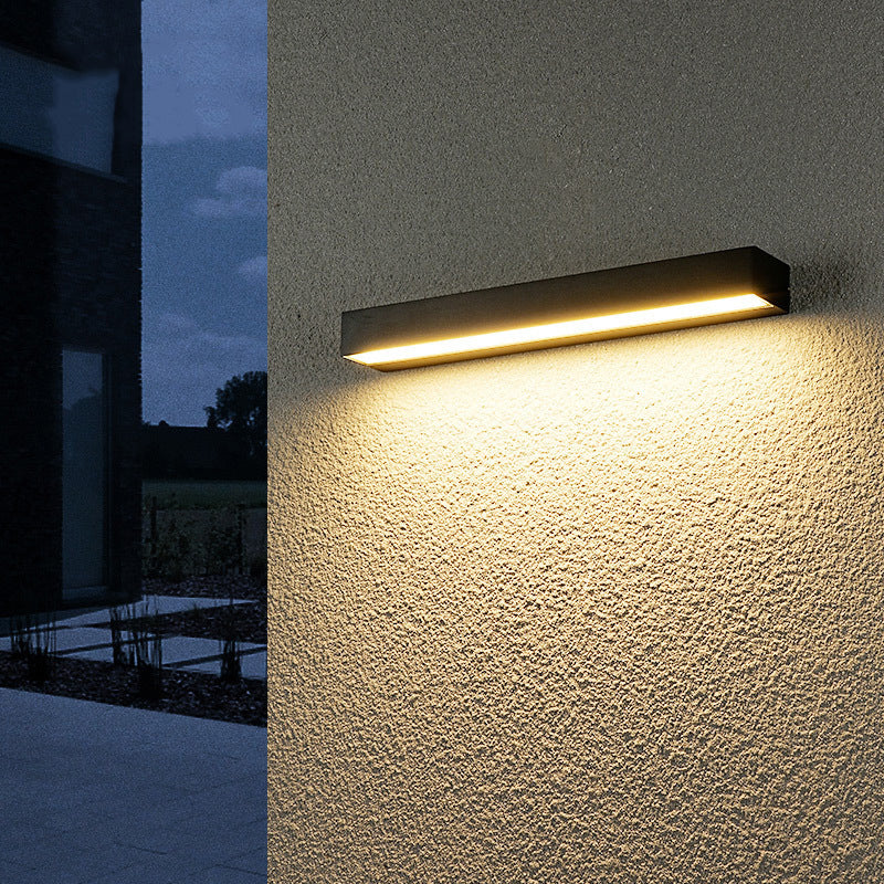 Applique murale étanche à LED en bande longue en aluminium de simplicité moderne pour patio extérieur 