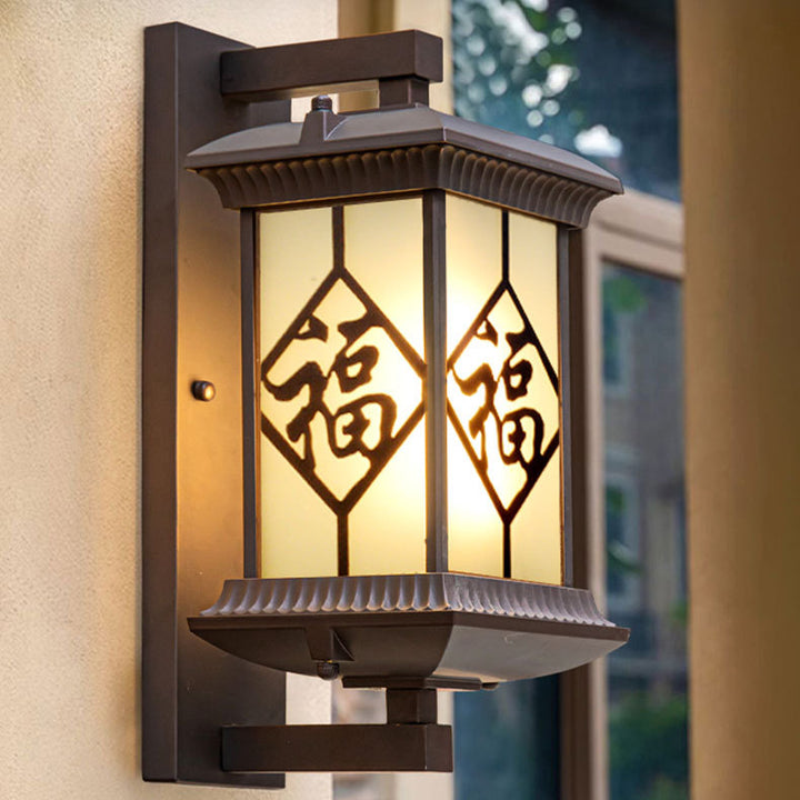 Traditionelle chinesische Aluminium-Glas-Säule 1-Licht Außenwandleuchte für den Garten 