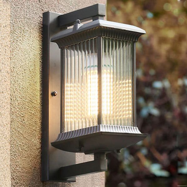 Traditionelle chinesische Aluminium-Glas-Säule 1-Licht Außenwandleuchte für den Garten 