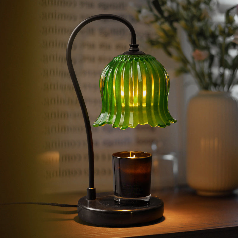 Lampe de table en cire fondue à une lumière avec abat-jour en verre fleur d&