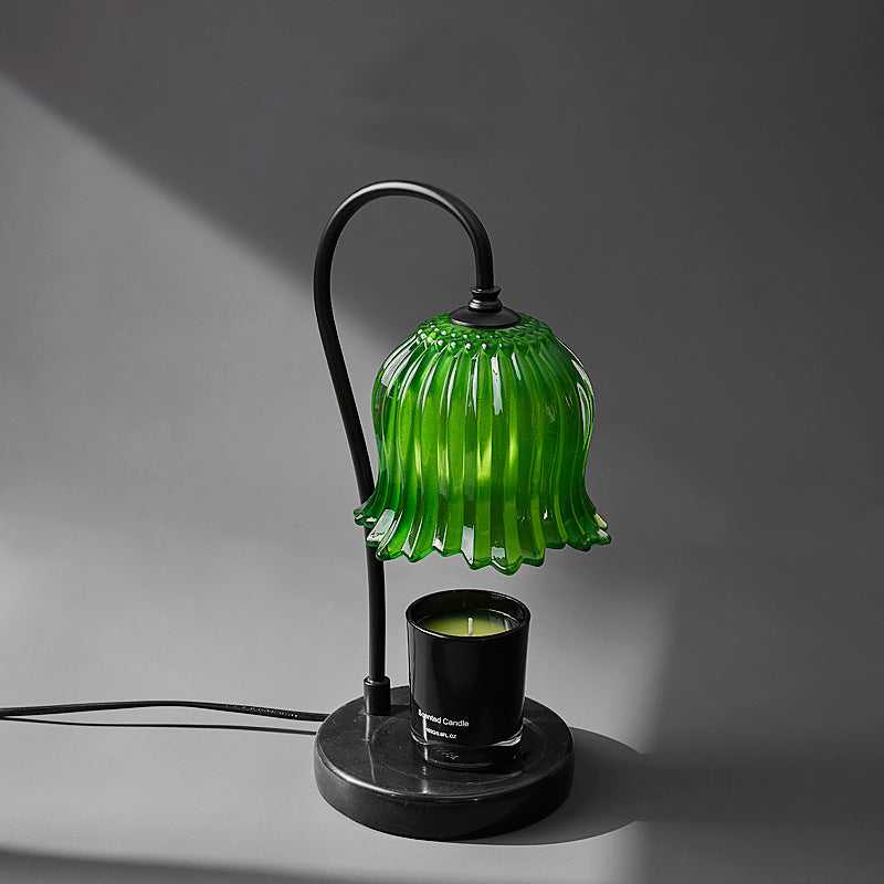 Lampe de table en cire fondue à une lumière avec abat-jour en verre fleur d&