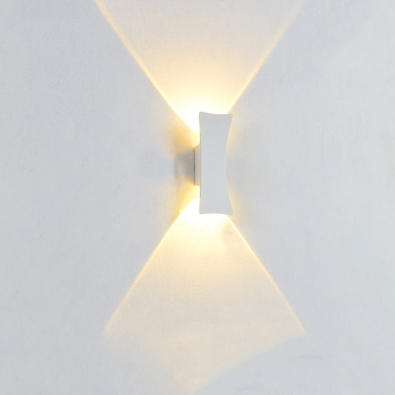 Modern Minimalist Curved Aluminum Up And Down Illuminated LED Waterproof Wall Sconce Lamp For Outdoor Patio