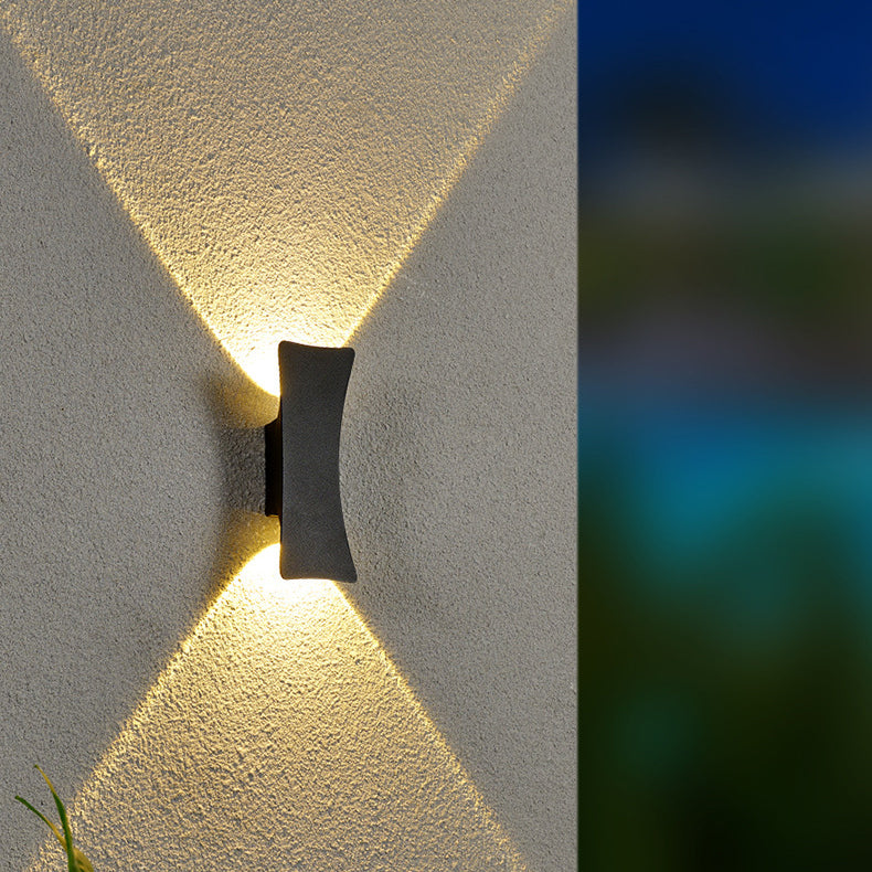 Modern Minimalist Curved Aluminum Up And Down Illuminated LED Waterproof Wall Sconce Lamp For Outdoor Patio