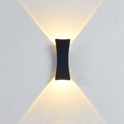 Applique murale moderne minimaliste en aluminium incurvé avec LED étanche éclairée vers le haut et vers le bas pour patio extérieur 