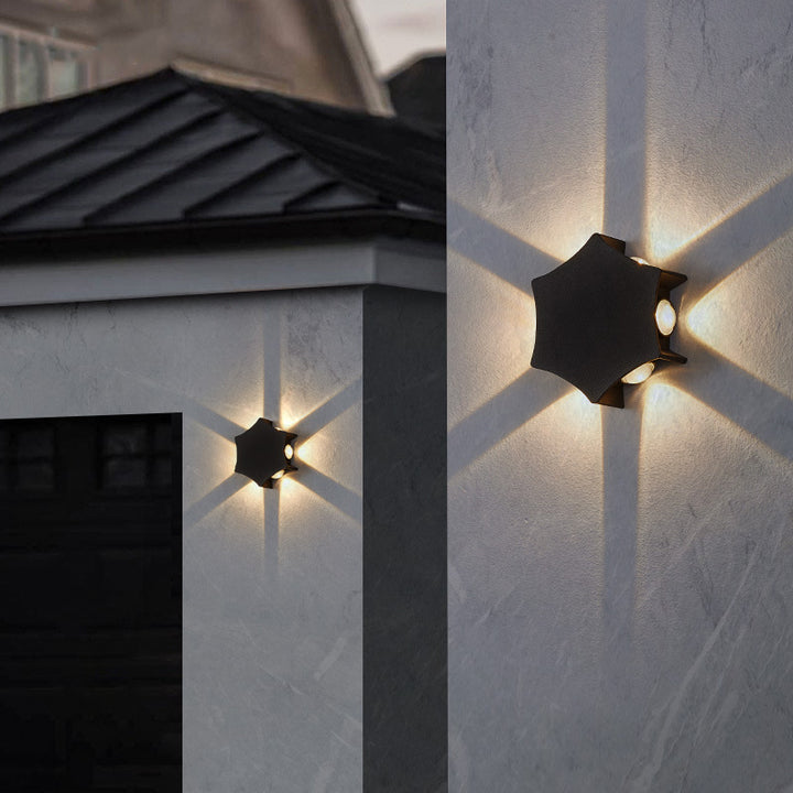Zeitgenössische industrielle Aluminium gebogene Hexagon LED wasserdichte Außenwandleuchte für den Garten 