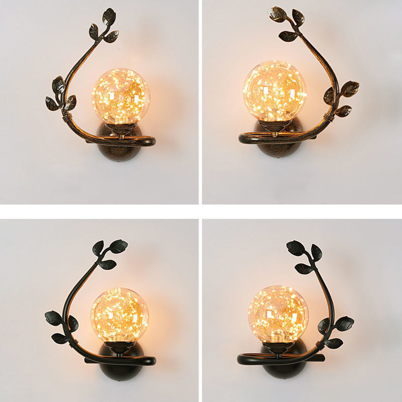 Zeitgenössische Luxus-Eisenrahmen-Glasbecher-Schirm 1-Licht-Wandleuchte für Wohnzimmer 