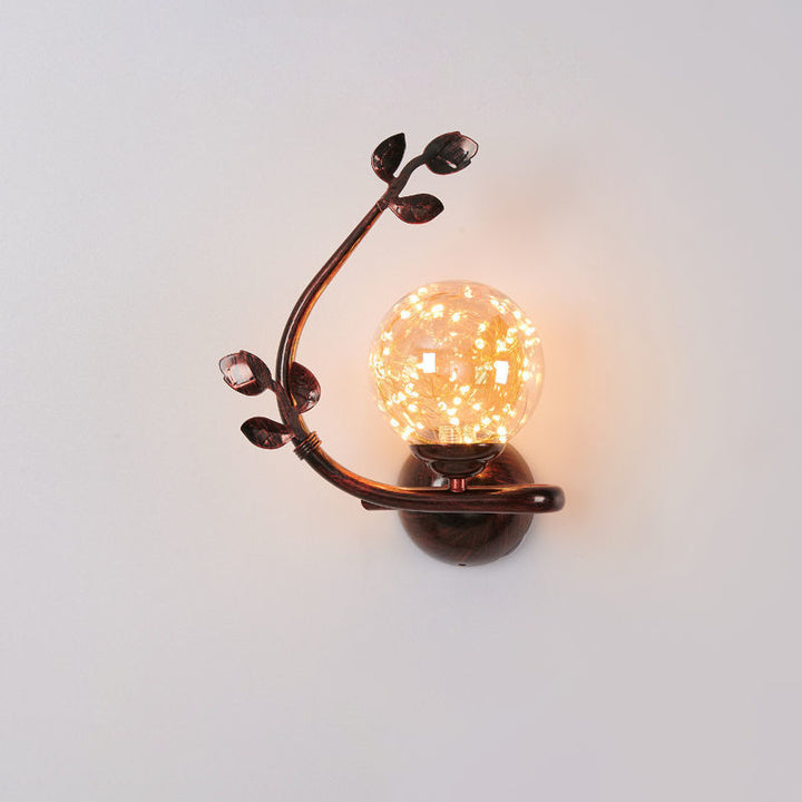 Zeitgenössische Luxus-Eisenrahmen-Glasbecher-Schirm 1-Licht-Wandleuchte für Wohnzimmer 