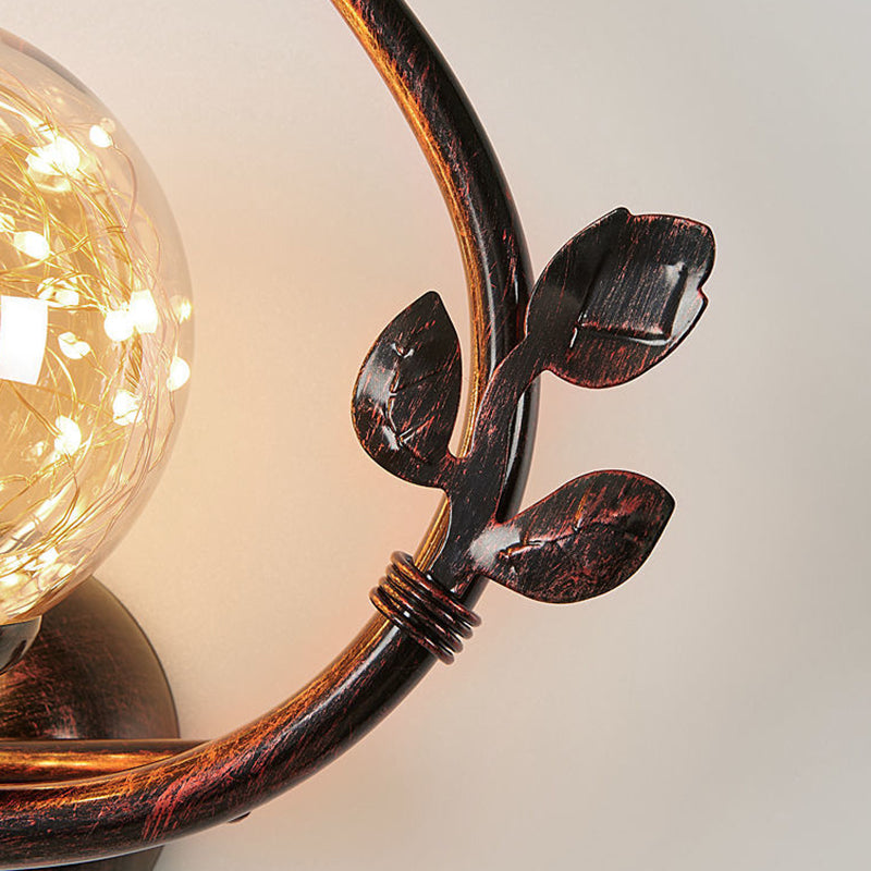 Zeitgenössische Luxus-Eisenrahmen-Glasbecher-Schirm 1-Licht-Wandleuchte für Wohnzimmer 