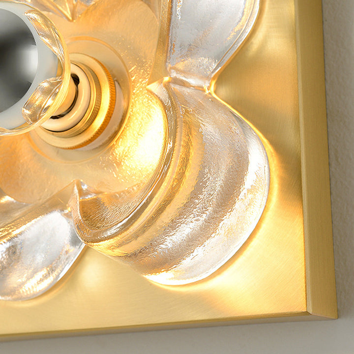 Contemporary Luxury Brass Four-Leaf Clover Glass Shade 1-Light Wall Sconce Lamp For Living Room