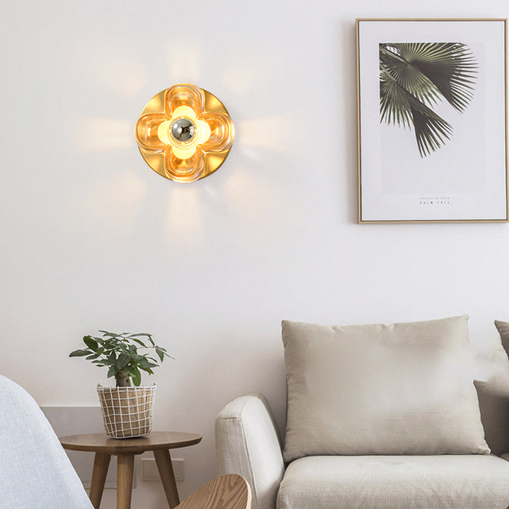 Contemporary Luxury Brass Four-Leaf Clover Glass Shade 1-Light Wall Sconce Lamp For Living Room