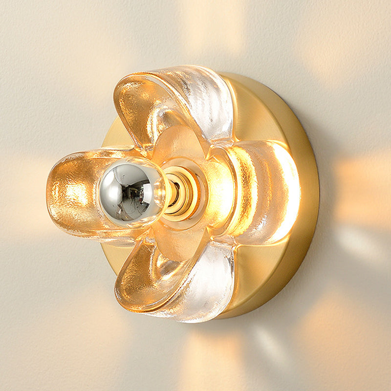 Contemporary Luxury Brass Four-Leaf Clover Glass Shade 1-Light Wall Sconce Lamp For Living Room