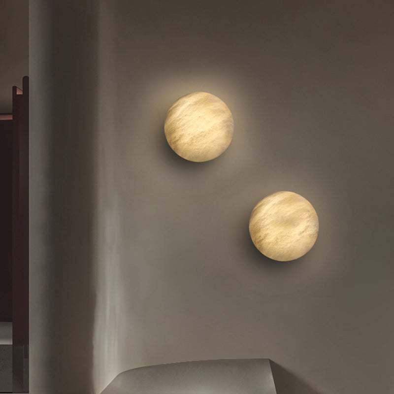 Applique murale LED ronde en marbre et cuivre contemporain pour salon 