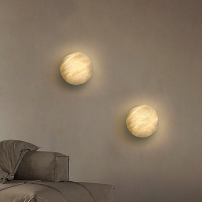 Applique murale LED ronde en marbre et cuivre contemporain pour salon 