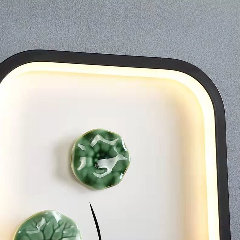 Traditionelle chinesische Lotusblatt-Pflaumenblüten-Eisen-Acryl-LED-Wandleuchte für Wohnzimmer 