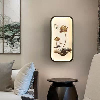 Traditionelle chinesische Lotusblatt-Pflaumenblüten-Eisen-Acryl-LED-Wandleuchte für Wohnzimmer 