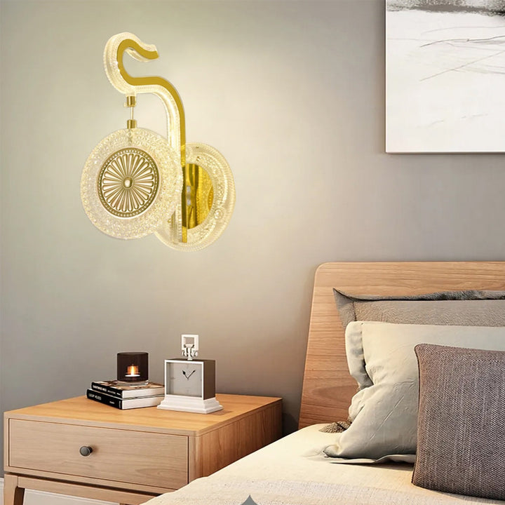 Applique murale LED en acrylique cristal courbé de luxe contemporain pour salon 