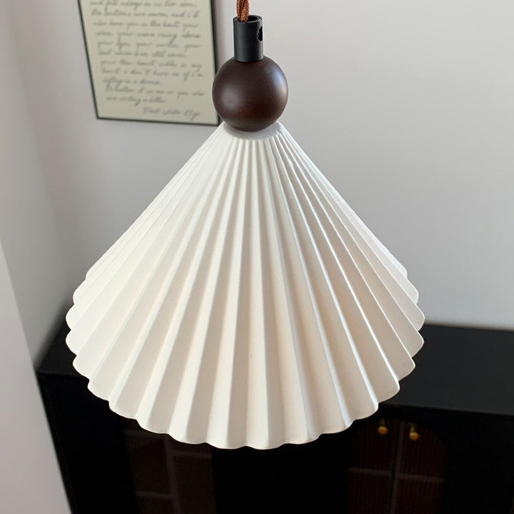 Suspension Luminaire Contemporain Rétro en Bois Massif avec Abat-Jour Conique en Céramique Plissée 1 Lumière pour Chambre 