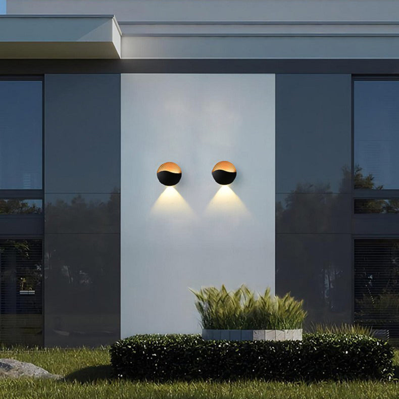 مصباح جداري خارجي LED دائري من الألومنيوم بتصميم بسيط وحديث للحديقة 