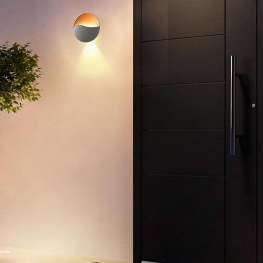 مصباح جداري خارجي LED دائري من الألومنيوم بتصميم بسيط وحديث للحديقة 