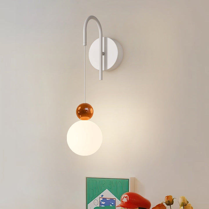 Applique murale contemporaine nordique en fer avec abat-jour en verre en forme de boule à 1 lumière pour salon 
