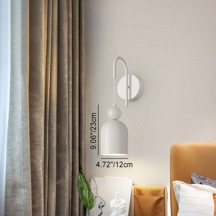 Zeitgenössische skandinavische Eisen-geometrische Kegel-LED-Wandleuchte für das Wohnzimmer 