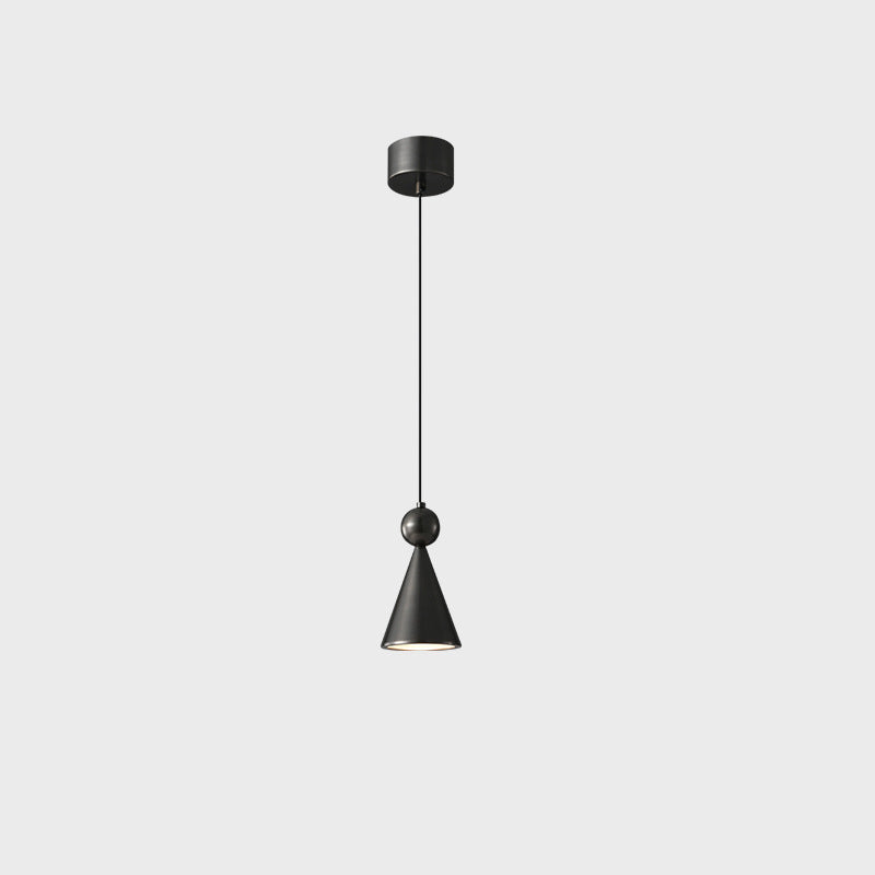 Lustre LED conique géométrique en cuivre moderne et luxueux pour salon 