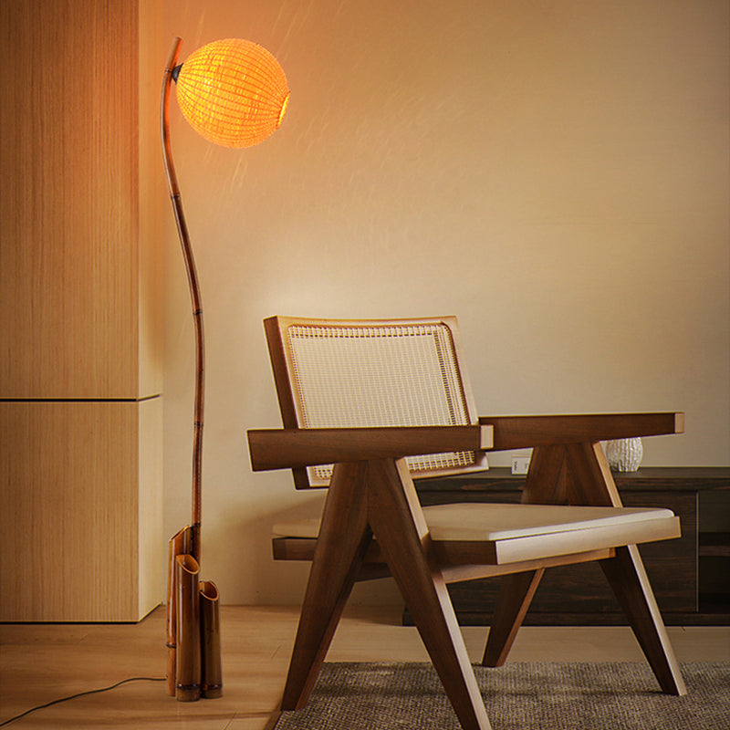 Zeitgenössische Retro Bambus Webkugel Schirm Bogenrahmen 1/2/3-Licht Stehende Stehlampe für Esszimmer 