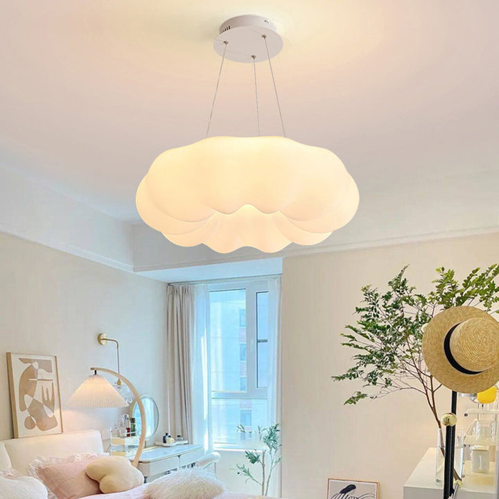 Zeitgenössische skandinavische Eisen-PE-Wolkenleuchte LED-Pendelleuchte für das Schlafzimmer 