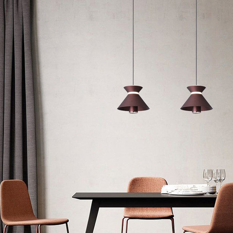 Zeitgenössische nordische Eisen-Aluminium-geometrische halbkonische LED-hebebare Pendelleuchte für das Schlafzimmer 