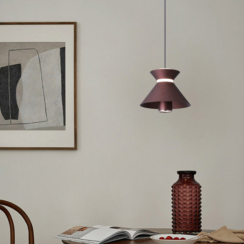 Zeitgenössische nordische Eisen-Aluminium-geometrische halbkonische LED-hebebare Pendelleuchte für das Schlafzimmer 
