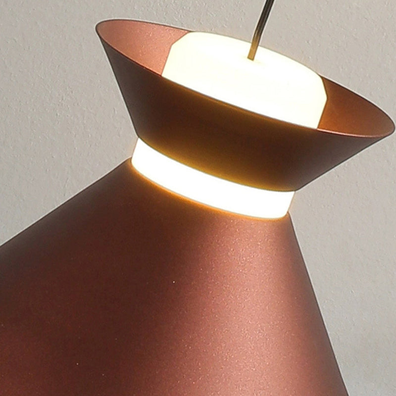 Zeitgenössische nordische Eisen-Aluminium-geometrische halbkonische LED-hebebare Pendelleuchte für das Schlafzimmer 