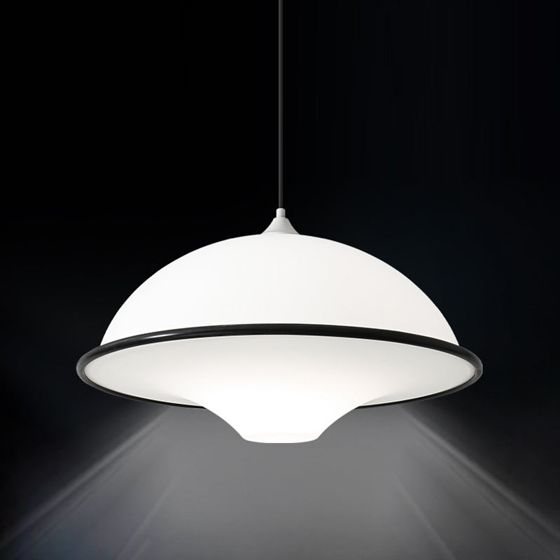 Zeitgenössische nordische Eisen-Glas-Fliegende-Untertasse-Schirm LED Pendelleuchte für das Schlafzimmer 