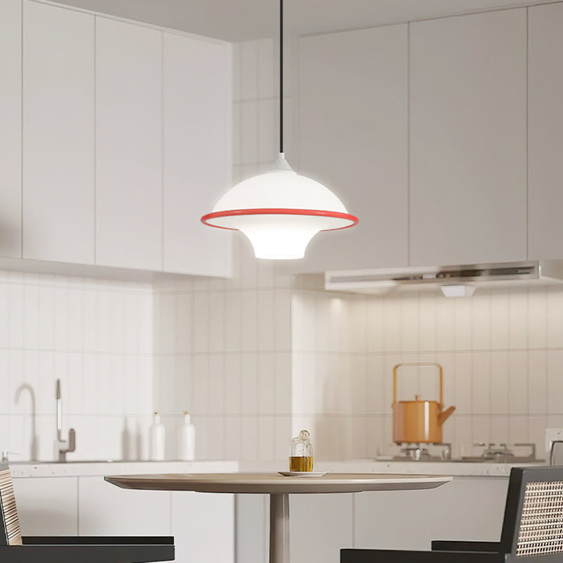 Zeitgenössische nordische Eisen-Glas-Fliegende-Untertasse-Schirm LED Pendelleuchte für das Schlafzimmer 