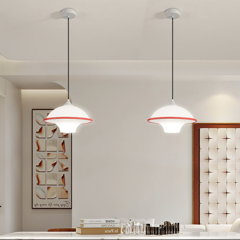 Zeitgenössische nordische Eisen-Glas-Fliegende-Untertasse-Schirm LED Pendelleuchte für das Schlafzimmer 