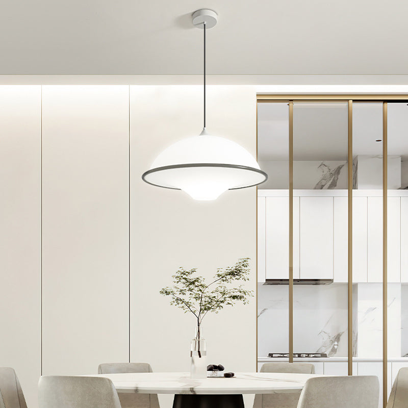 Zeitgenössische nordische Eisen-Glas-Fliegende-Untertasse-Schirm LED Pendelleuchte für das Schlafzimmer 