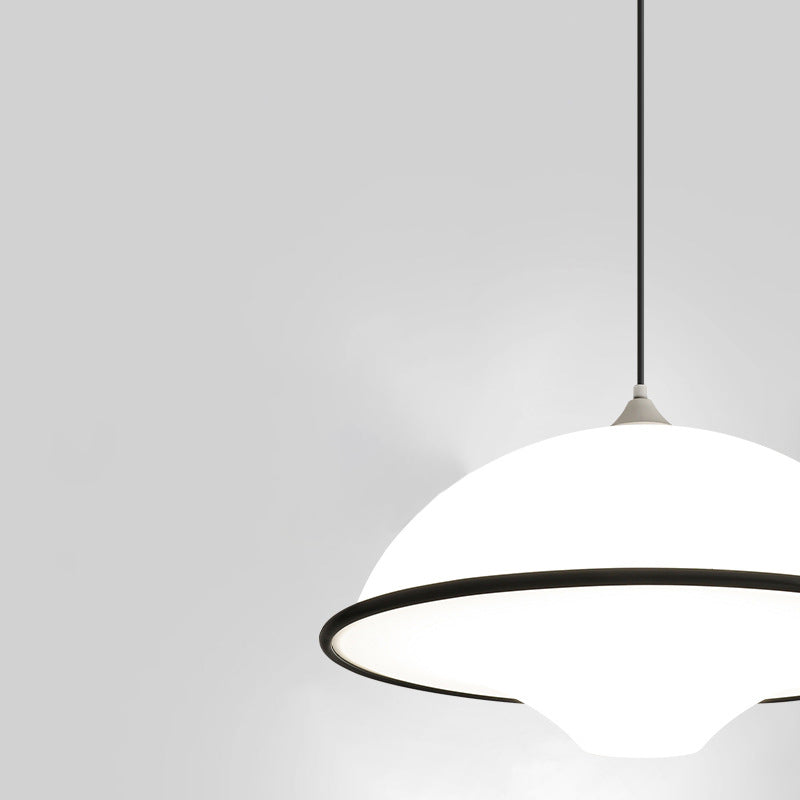 Zeitgenössische nordische Eisen-Glas-Fliegende-Untertasse-Schirm LED Pendelleuchte für das Schlafzimmer 