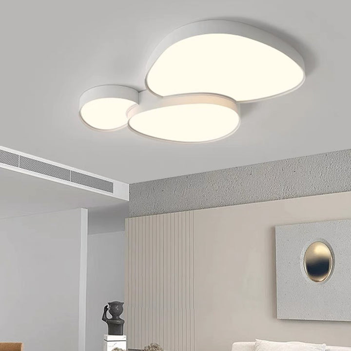Moderne schlichte LED-Deckenleuchte aus Acryl und Eisen in Kieselstein-Optik für das Wohnzimmer 