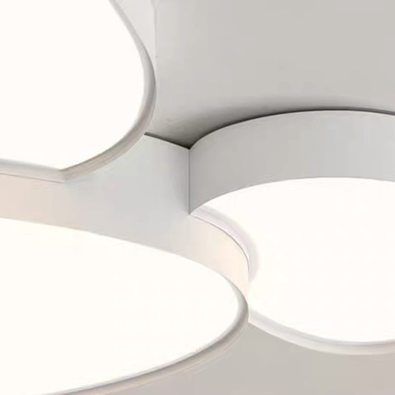 Moderne schlichte LED-Deckenleuchte aus Acryl und Eisen in Kieselstein-Optik für das Wohnzimmer 
